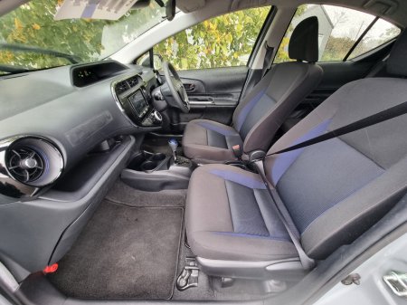 2021 Toyota Aqua - photo 12