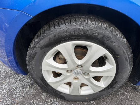 2011 Suzuki Swift - photo 9