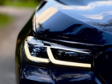 2021 BMW 5-Series - photo 3