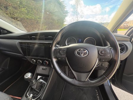 2017 Toyota Corolla - photo 14