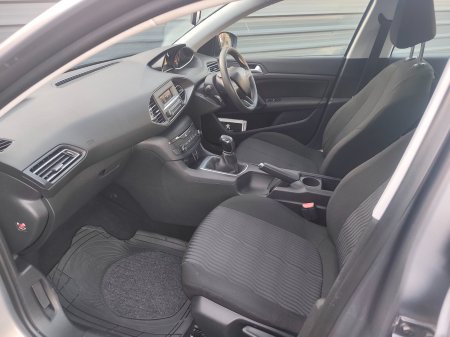 2016 Peugeot 308 - photo 14