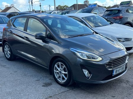 2018 Ford Fiesta - photo 2
