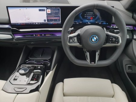 2026 BMW 5-Series - photo 5