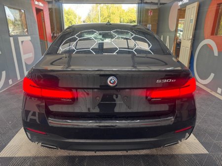 2023 BMW 5-Series - photo 4