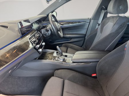 2017 BMW 5-Series - photo 17