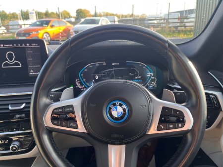 2022 BMW 5-Series - photo 18