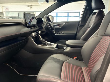 2025 Toyota RAV4 - photo 6