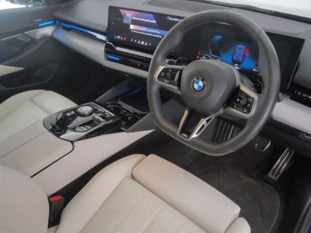 2024 BMW 5-Series - photo 6