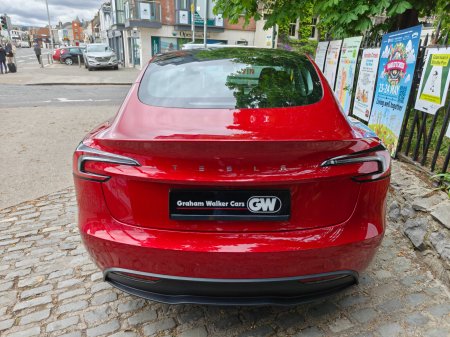 2025 Tesla Model 3 - photo 4