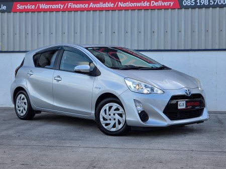 2017 Toyota Aqua - photo 2