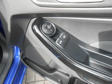 2016 Ford Fiesta - photo 10