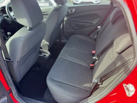 2016 Ford Fiesta - photo 15
