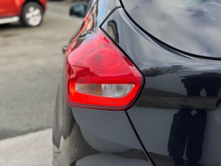 2015 Ford Focus - photo 19