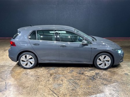 2023 Volkswagen Golf - photo 2