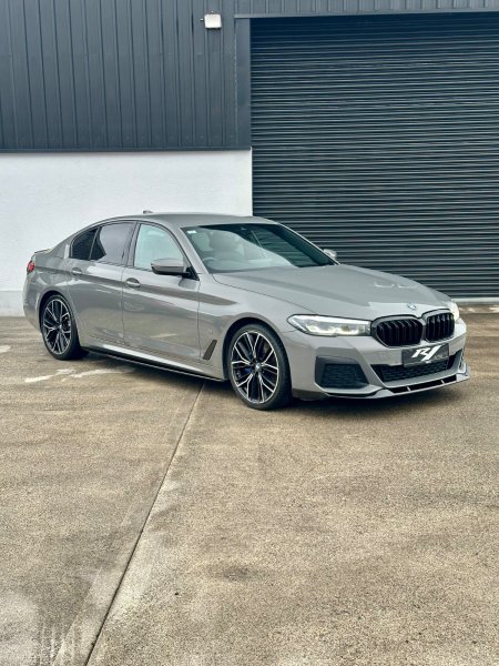 2021 BMW 5-Series - photo 2