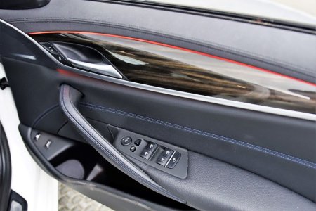 2023 BMW 5-Series - photo 16