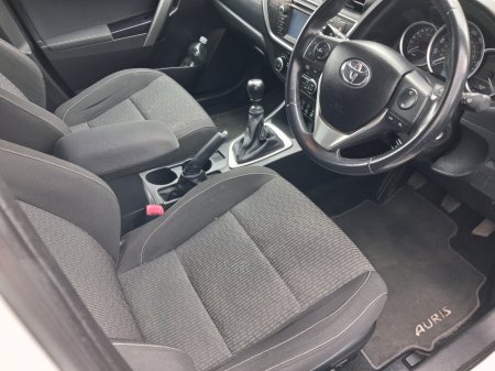 2015 Toyota Auris - photo 28