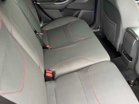 2016 Ford Focus - photo 15