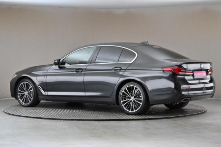 2021 BMW 5-Series - photo 5