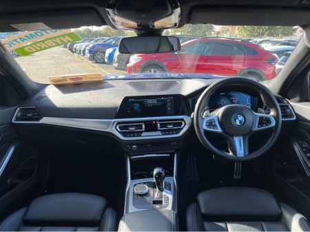 2022 BMW 3-Series - photo 10
