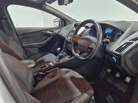 2018 Ford Focus - photo 18