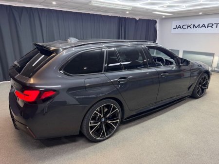 2022 BMW 5-Series - photo 14