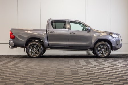 2025 Toyota Hilux - photo 6