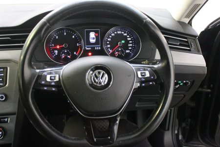 2017 Volkswagen Passat - photo 29