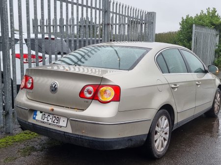 2010 Volkswagen Passat - photo 2