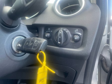 2014 Ford Fiesta - photo 16