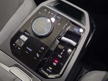 2025 BMW iX - photo 10