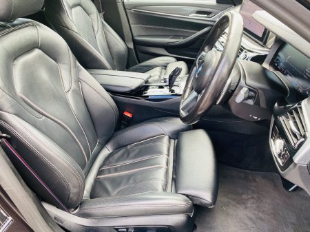 2023 BMW 5-Series - photo 13