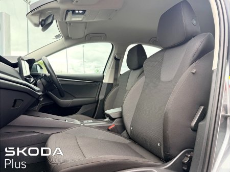 2025 Skoda Octavia - photo 4