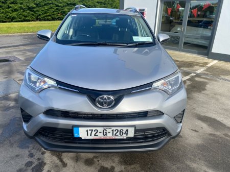 2017 Toyota RAV4 - photo 3