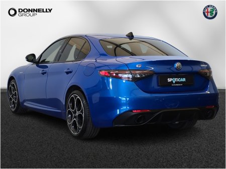 2025 Alfa Romeo Giulia - photo 2
