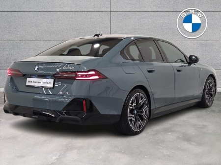 2025 BMW 5-Series - photo 24