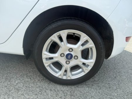 2017 Ford Fiesta - photo 27