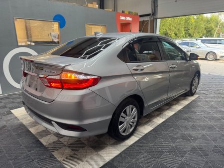 2020 Honda Grace - photo 3