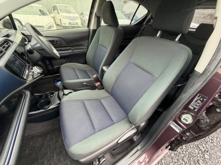 2016 Toyota Aqua - photo 24