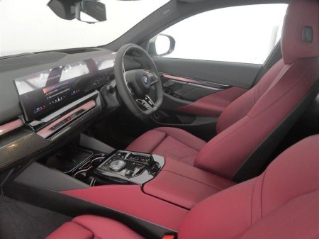 2026 BMW 5-Series - photo 7