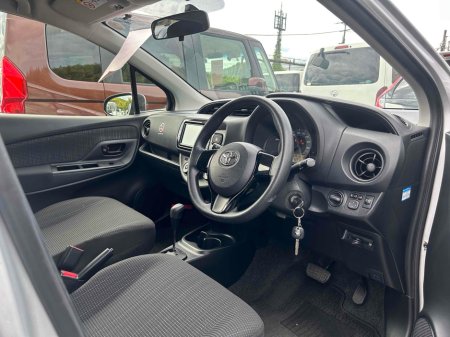 2018 Toyota Vitz - photo 3