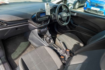 2020 Ford Fiesta - photo 8
