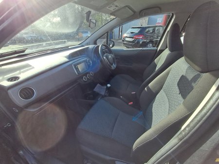 2011 Toyota Yaris - photo 13
