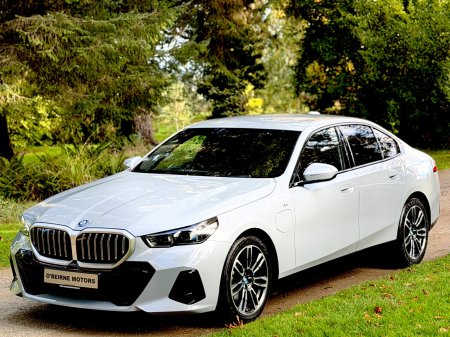 2024 BMW 5-Series - photo 40