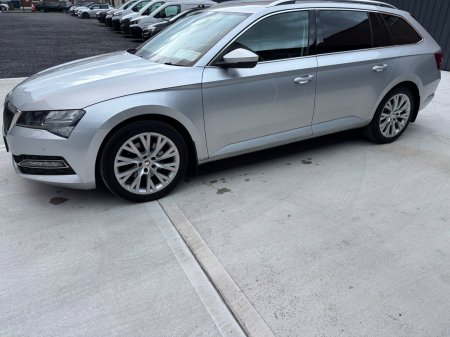 2021 Skoda Superb - photo 2