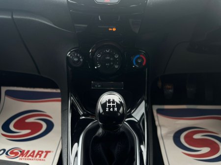 2015 Ford Fiesta - photo 15