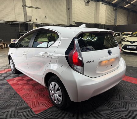 2017 Toyota Aqua - photo 16