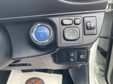 2015 Toyota Aqua - photo 17