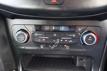 2016 Ford Focus - photo 14