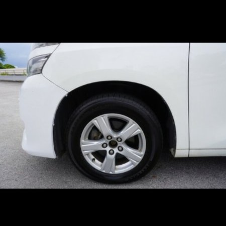 2014 Toyota Vellfire HYBRID 2.4X E-4WD 5DR AUTO €24,300